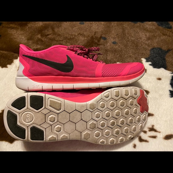 Brand new Nike shoes - Picture 4 of 4